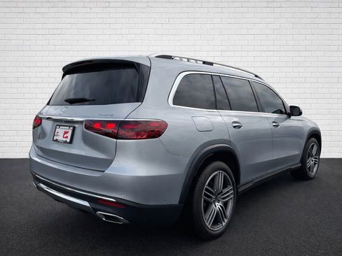 Used 2024 Mercedes-Benz GLS 450 4MATIC image 4
