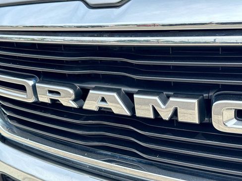 Used 2019 RAM 1500 Big Horn AWD/4WD image 11
