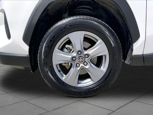 Used 2025 Toyota RAV4 LE AWD/4WD image 11