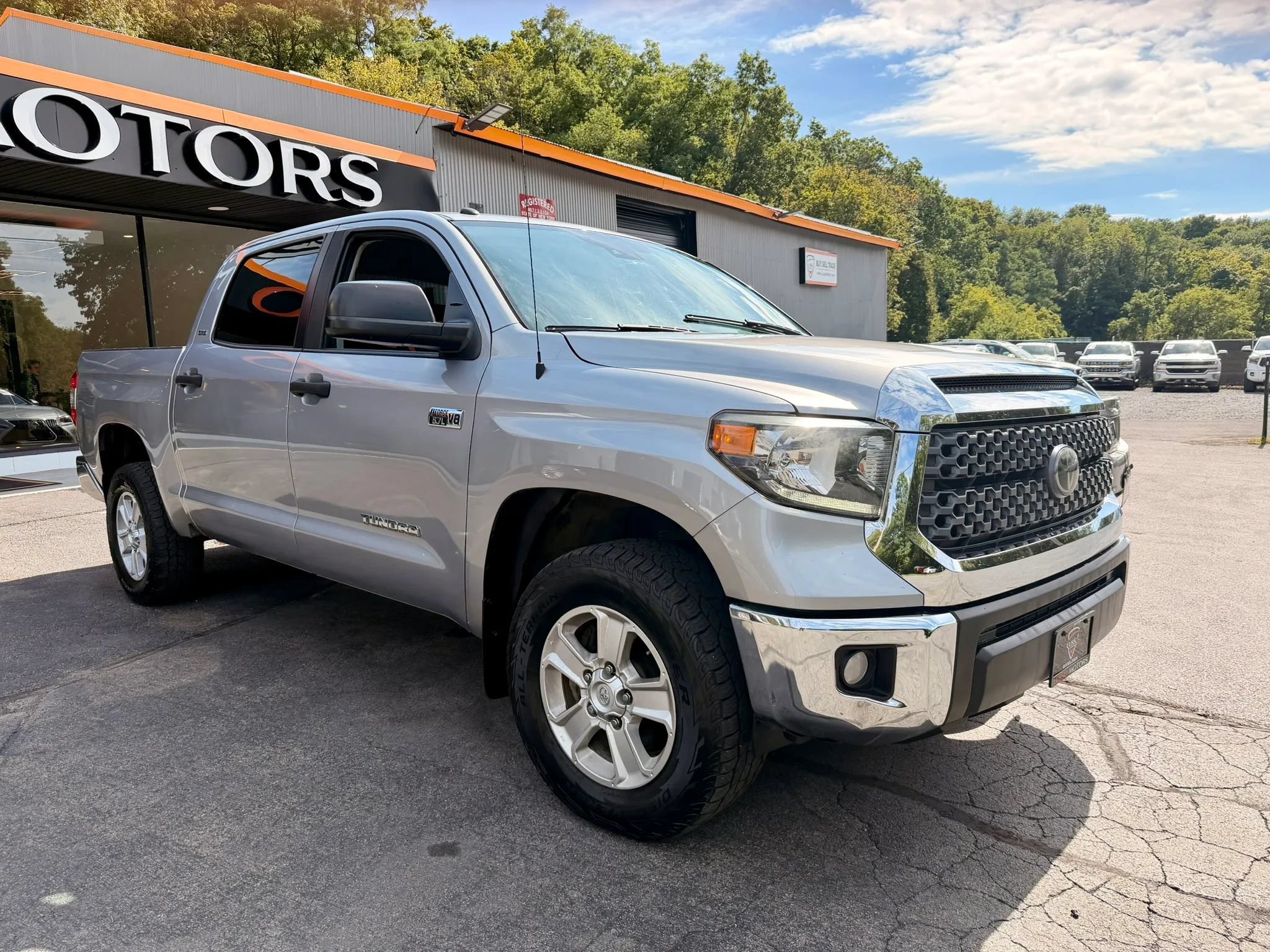 Used 2018 Toyota Tundra SR5 AWD/4WD image 11