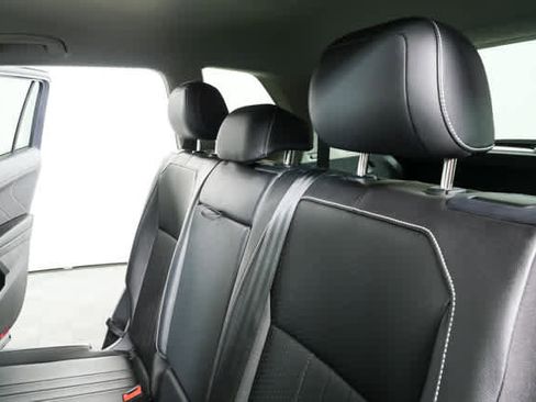 Used 2024 Volkswagen Tiguan SE FWD image 22