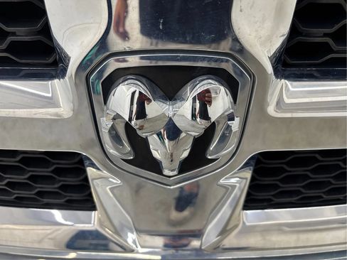 Used 2016 RAM 3500 Tradesman w/ Chrome Appearance Group AWD/4WD image 33