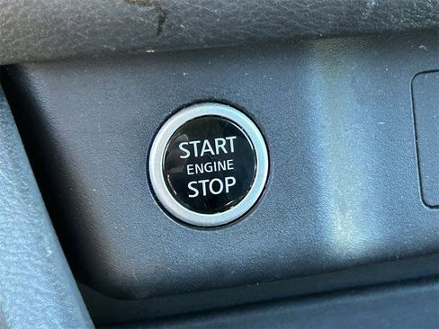 Certified 2023 Nissan Rogue SV image 9