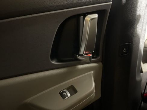 New 2026 Kia Carnival EX image 37