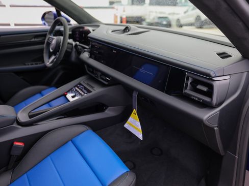 New 2025 Porsche Macan Turbo Electric image 26