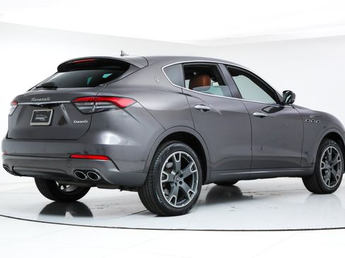 Certified 2023 Maserati Levante GT AWD/4WD image 5