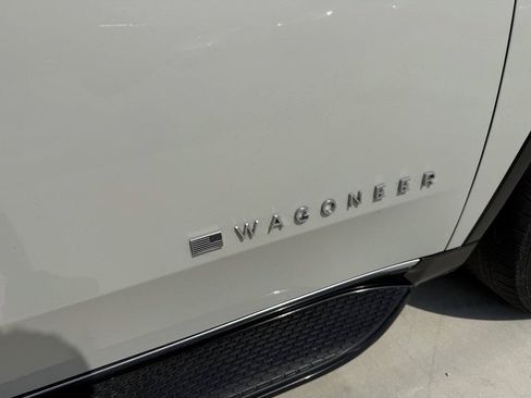 Used 2022 Jeep Wagoneer Series II AWD/4WD image 28