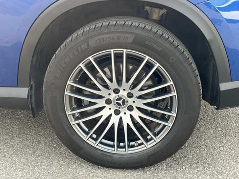 Certified 2025 Mercedes-Benz GLC 300 image 11