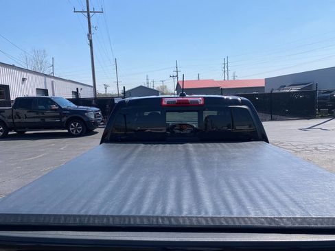 Used 2022 GMC Canyon AT4 image 11