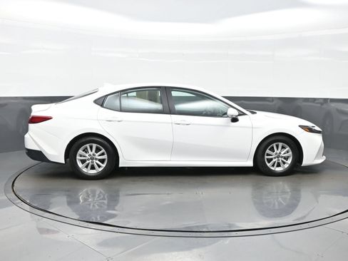 Used 2025 Toyota Camry LE FWD image 7