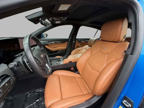 Used 2025 Cadillac CT5 V RWD image 2