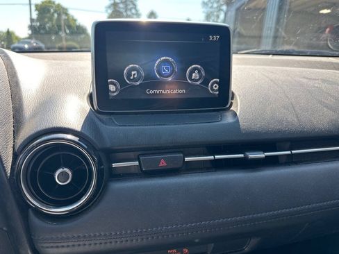 Used 2017 Toyota Yaris iA FWD image 4