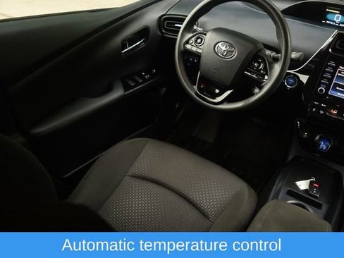 Used 2021 Toyota Prius LE FWD image 2