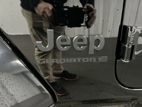 Used 2023 Jeep Gladiator Sport image 31