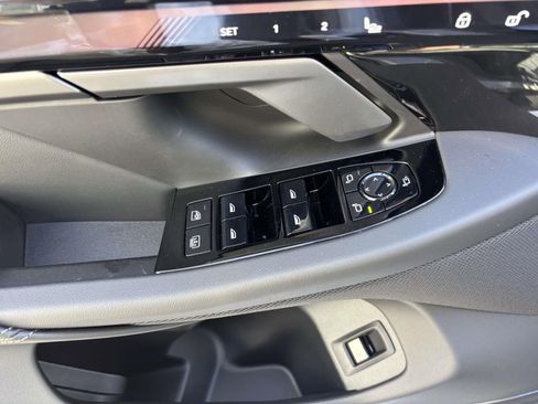 New 2026 BMW 530i xDrive w/ Executive Package image 14