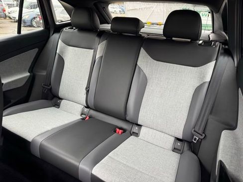 Used 2025 Volkswagen ID.4 Pro image 21