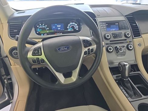 Used 2018 Ford Taurus SE FWD image 11