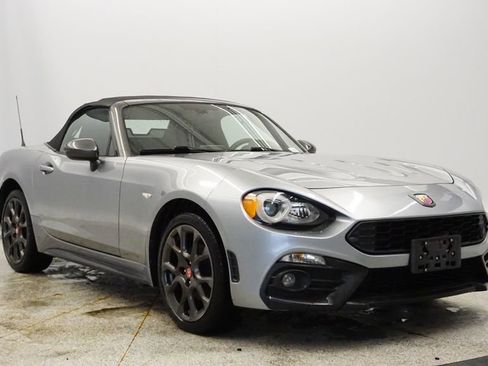 Used 2017 FIAT 124 Spider Abarth image 9