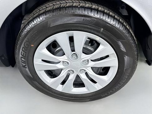 Used 2025 Kia Soul LX FWD image 28