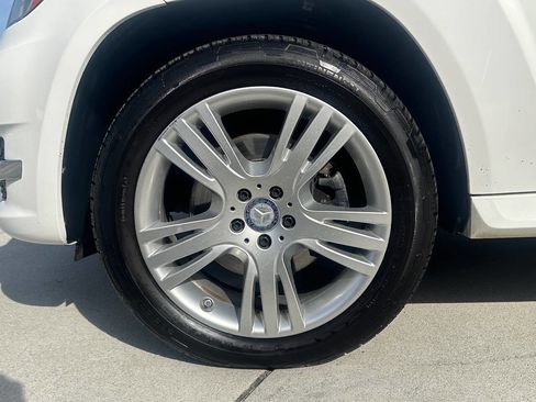 Used 2015 Mercedes-Benz GLK 350 GLK 350 4MATIC AWD 4dr SUV image 19