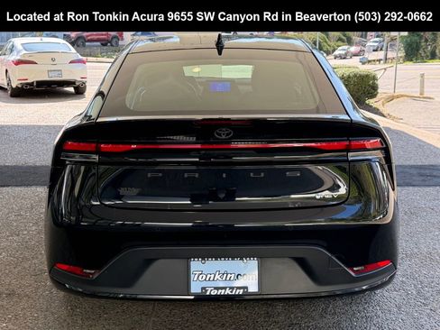 Used 2024 Toyota Prius LE image 7