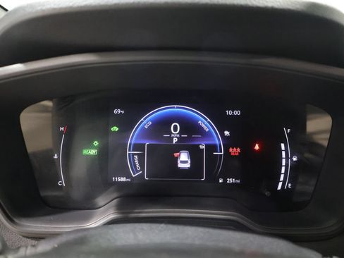 Used 2026 Toyota Corolla Cross AWD Hybrid w/ Moonroof Package image 40