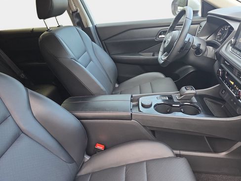 Used 2024 Nissan Rogue SV w/ SV Premium Package AWD/4WD image 10