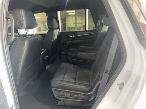 Used 2024 GMC Yukon Denali image 6