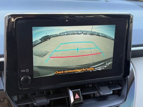 Used 2025 Toyota Corolla Cross LE image 25