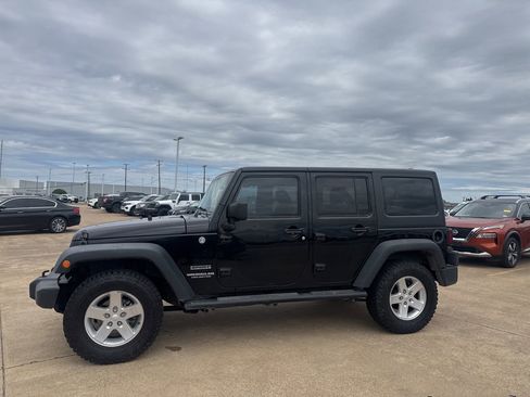 Used 2015 Jeep Wrangler Unlimited Sport w/ Quick Order Package 24S AWD/4WD image 11