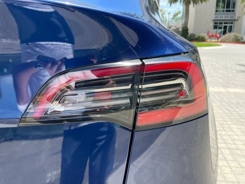 Used 2023 Tesla Model Y Long Range AWD/4WD image 32