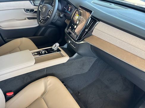 New 2026 Volvo XC90 B6 Plus w/ Protection Package Premier image 16