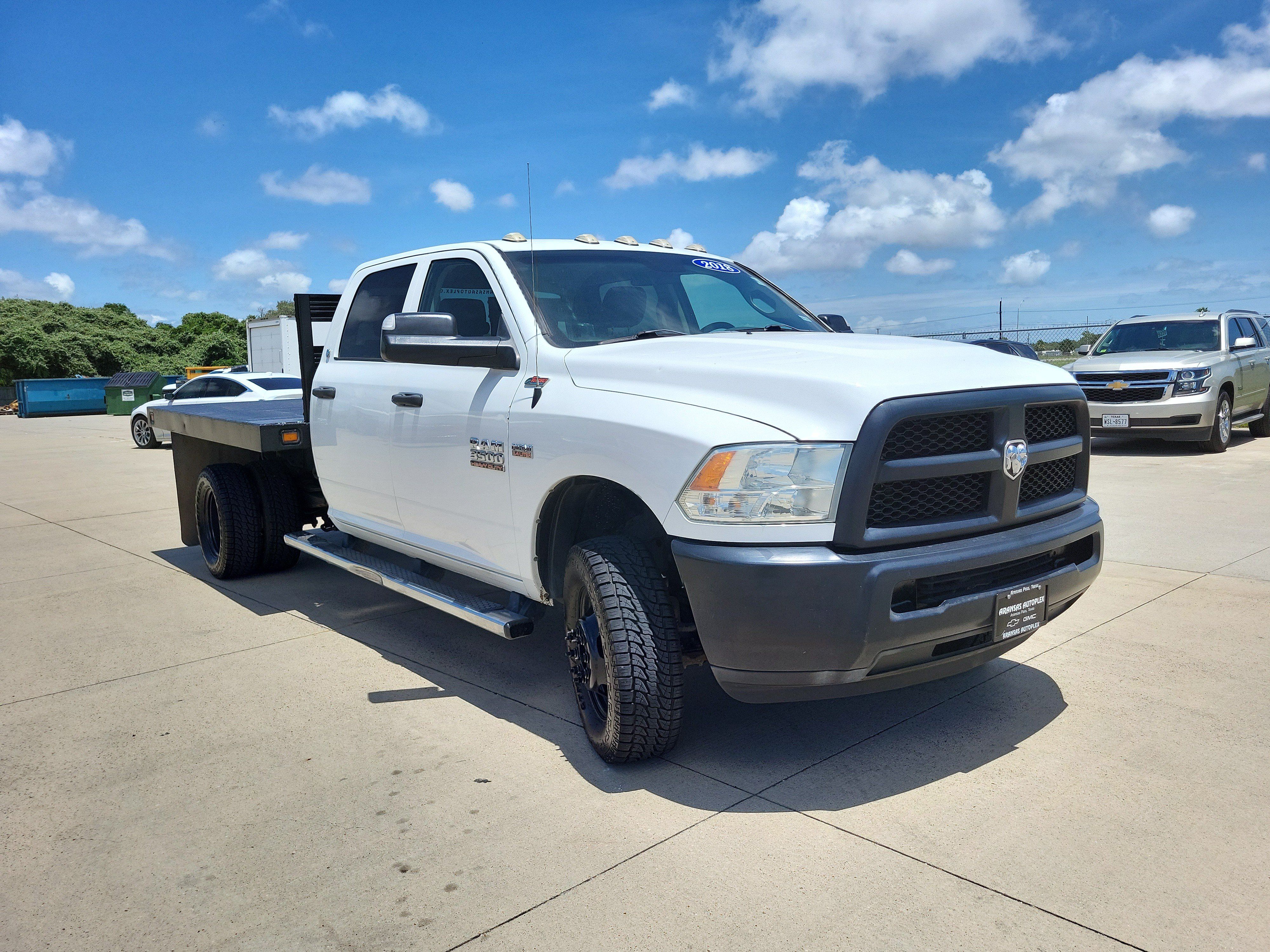 Used 2018 RAM 3500 Tradesman RWD image 3