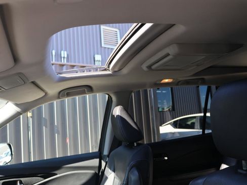 Used 2016 Honda Pilot Touring image 37