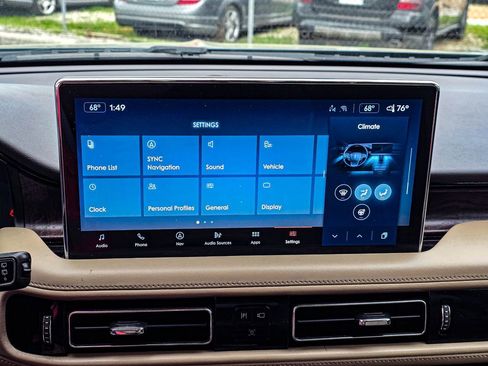 Used 2022 Lincoln Nautilus Reserve w/ Equipment Group 201A AWD/4WD image 17