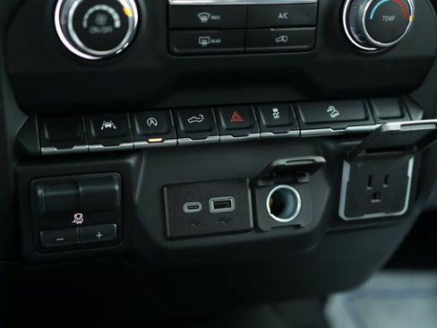 Used 2024 Chevrolet Silverado 1500 Custom Trail Boss w/ LPO, Dark Essentials Package image 17