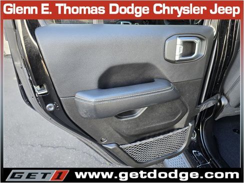 Certified 2022 Jeep Wrangler Unlimited Sahara image 27