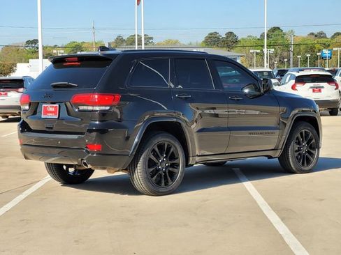 Used 2020 Jeep Grand Cherokee Altitude image 4