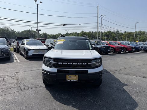 Certified 2024 Ford Bronco Sport Outer Banks w/ Tech Package AWD/4WD image 10