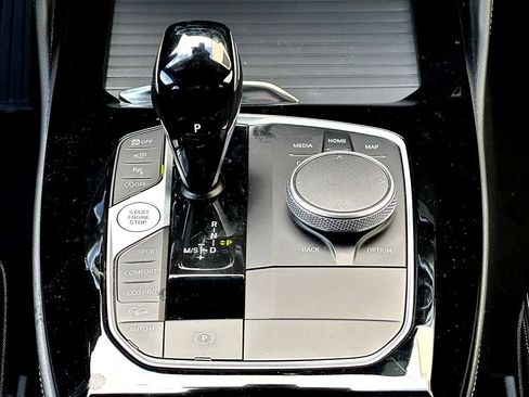 Certified 2025 BMW X4 xDrive30i image 31