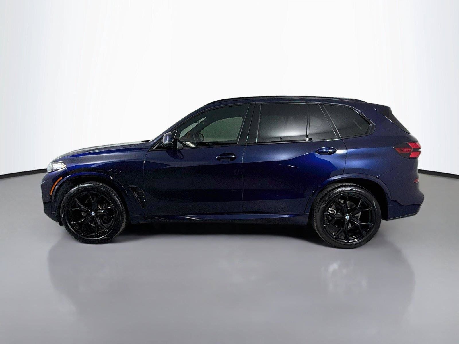 Used 2025 BMW X5 sDrive40i w/ M Sport Package RWD image 8