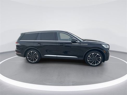 Used 2021 Lincoln Aviator Reserve w/ Equipment Group 202A image 8