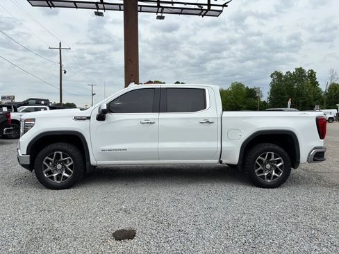 Used 2022 GMC Sierra 1500 SLT w/ SLT Convenience Package AWD/4WD image 2