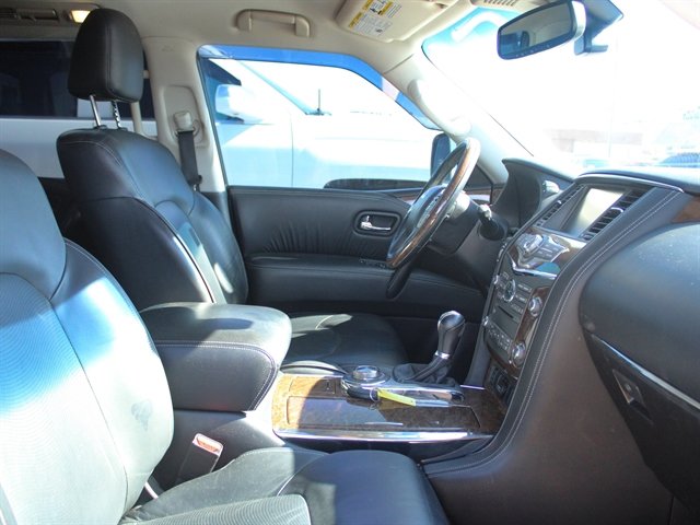 Used 2017 INFINITI QX80 4WD w/ Driver Assistance Package image 29