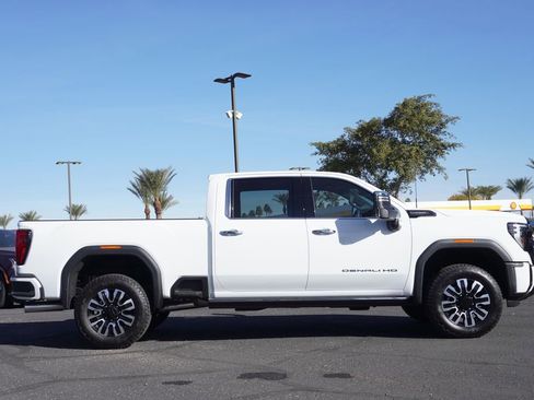 New 2026 GMC Sierra 2500 Denali Ultimate w/ Max Trailering Package image 2