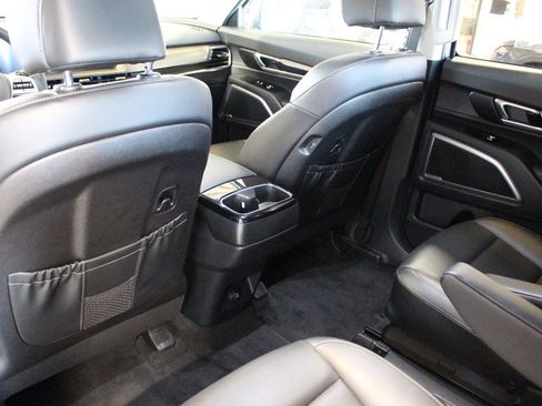 Used 2025 Kia Telluride S image 32
