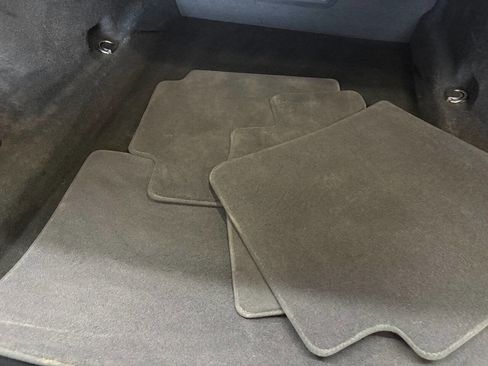 Used 2025 BMW 740i w/ Premium Package image 65