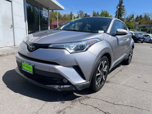 Used 2018 Toyota C-HR XLE FWD image 8