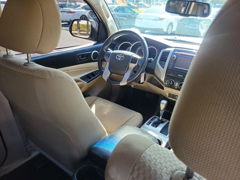 Used 2013 Toyota Tacoma PreRunner image 14