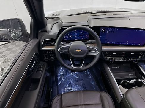 Used 2025 Chevrolet Tahoe High Country AWD/4WD image 25